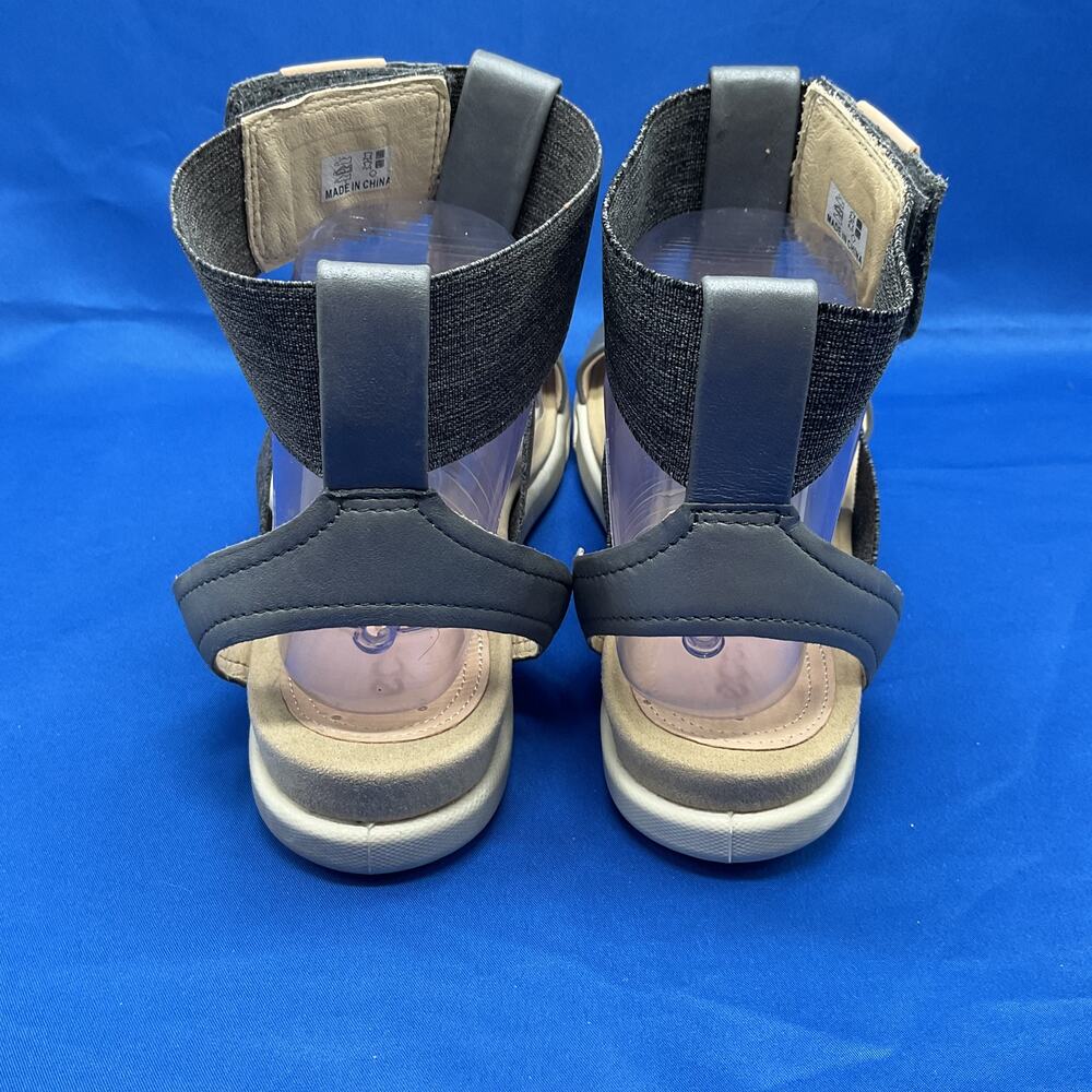 Ecco Gray Strappy Sandal Womens 8/8.5 - Picture 3 of 8